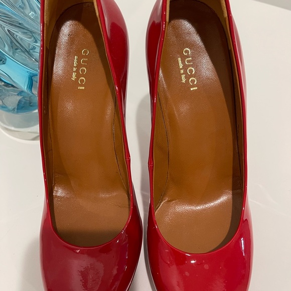 Gucci beautiful red ❤️ patent leather pumps - Picture 3 of 6